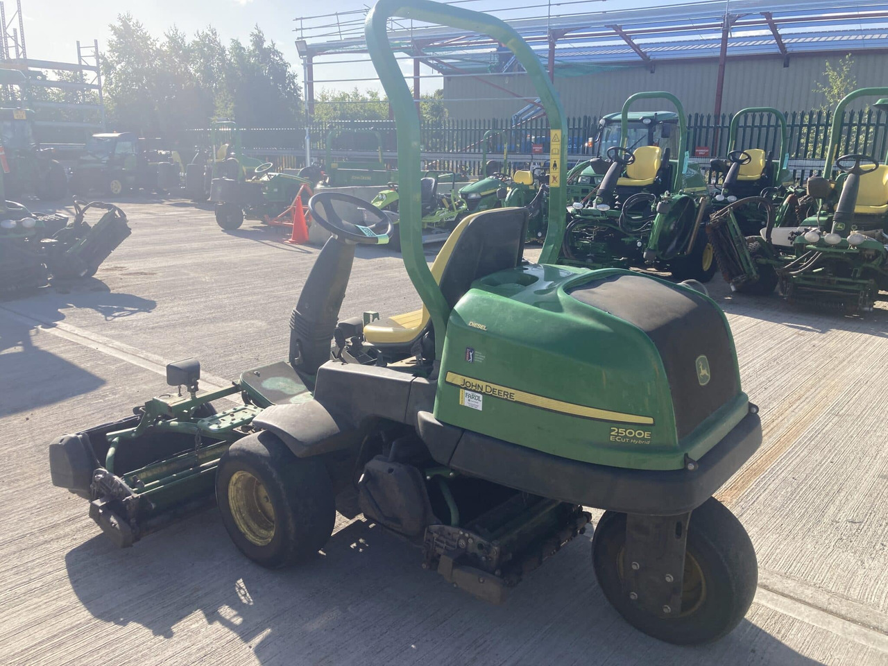 John Deere 2500EH greens triple mower - Vrtna kosilica: slika John Deere 2500EH greens triple mower - Vrtna kosilica John Deere 2500EH greens triple mower - Vrtna kosilica: slika John Deere 2500EH greens triple mower - Vrtna kosilica
