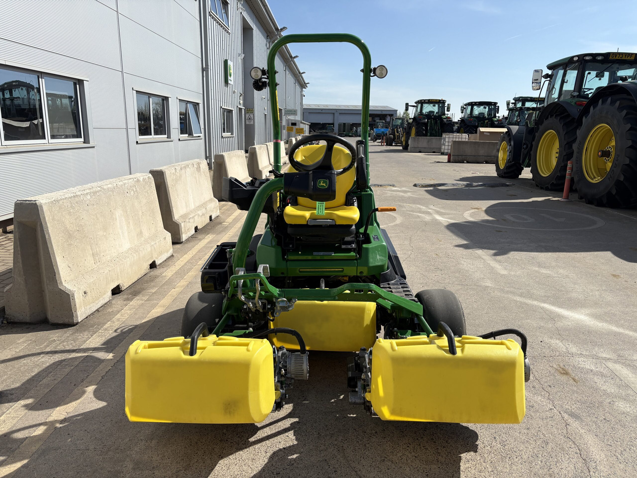 John Deere 2750E Triplex mower - Vrtna kosilica: slika John Deere 2750E Triplex mower - Vrtna kosilica John Deere 2750E Triplex mower - Vrtna kosilica: slika John Deere 2750E Triplex mower - Vrtna kosilica