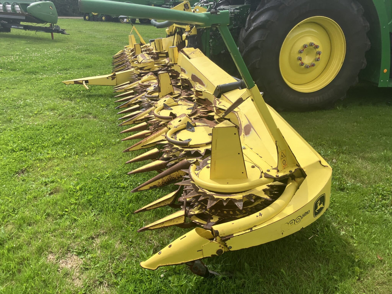 John Deere 390 Plus - Kombajn za kukuruz: slika John Deere 390 Plus - Kombajn za kukuruz John Deere 390 Plus - Kombajn za kukuruz: slika John Deere 390 Plus - Kombajn za kukuruz