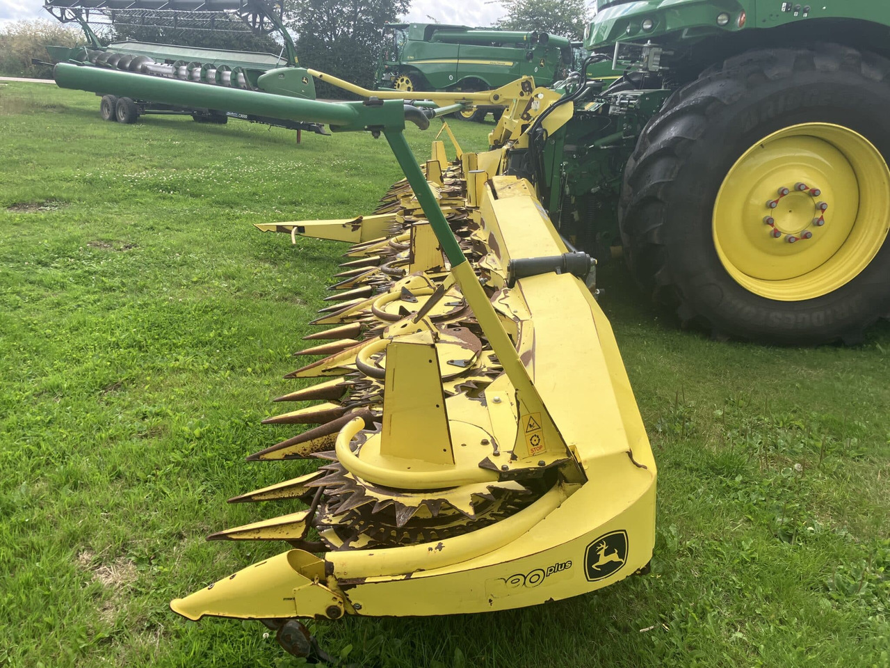 John Deere 390 Plus - Kombajn za kukuruz: slika John Deere 390 Plus - Kombajn za kukuruz John Deere 390 Plus - Kombajn za kukuruz: slika John Deere 390 Plus - Kombajn za kukuruz