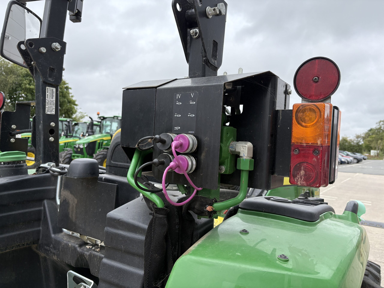 John Deere 4052M Compact Tractor - Mali traktor: slika John Deere 4052M Compact Tractor - Mali traktor John Deere 4052M Compact Tractor - Mali traktor: slika John Deere 4052M Compact Tractor - Mali traktor