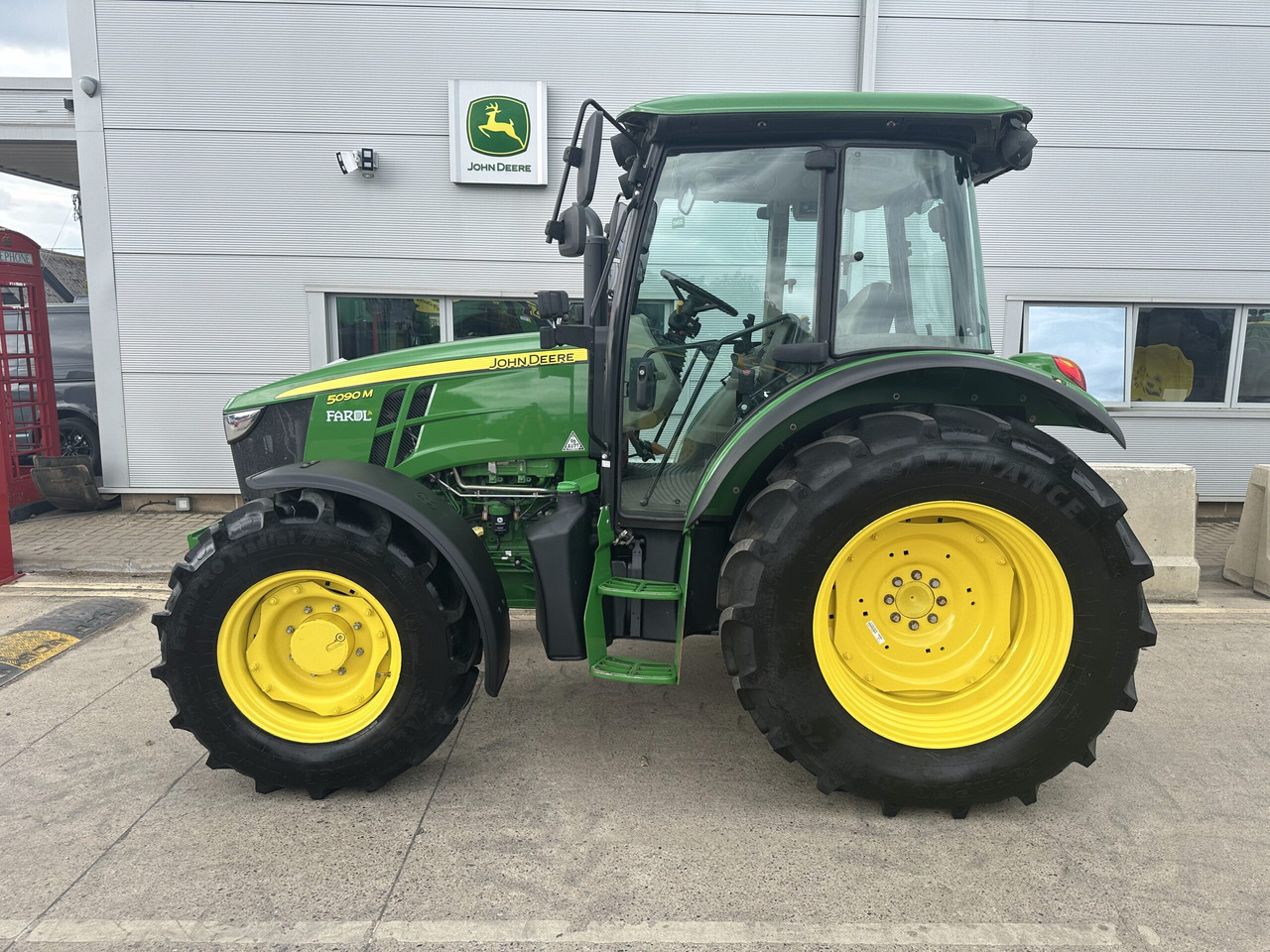 John Deere 5090M - Traktor: slika John Deere 5090M - Traktor John Deere 5090M - Traktor: slika John Deere 5090M - Traktor