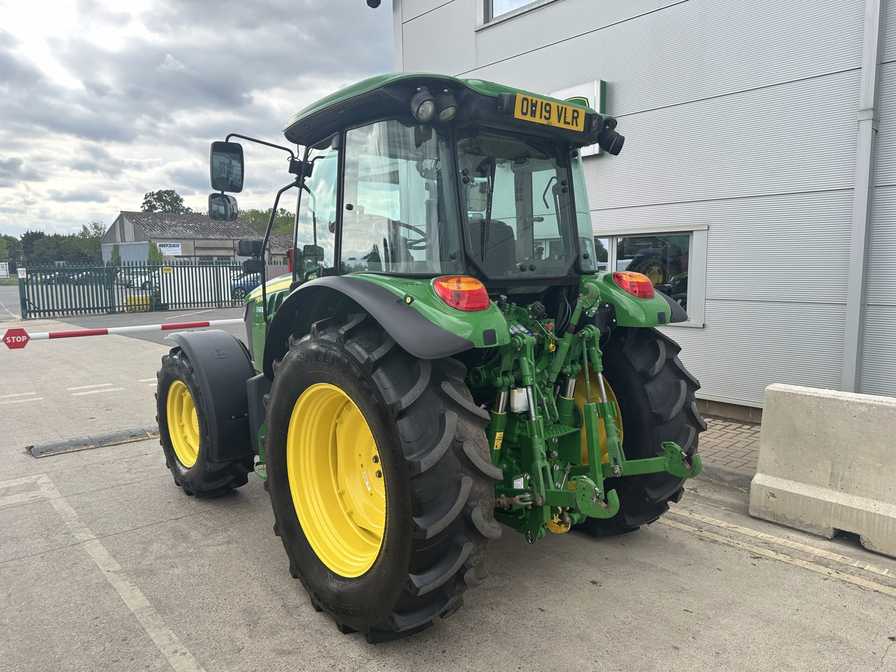 John Deere 5090M - Traktor: slika John Deere 5090M - Traktor John Deere 5090M - Traktor: slika John Deere 5090M - Traktor