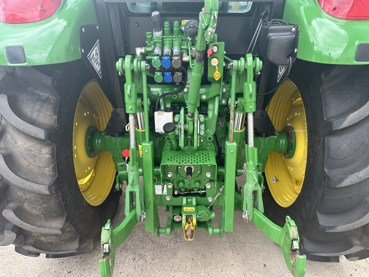John Deere 5090M - Traktor: slika John Deere 5090M - Traktor John Deere 5090M - Traktor: slika John Deere 5090M - Traktor
