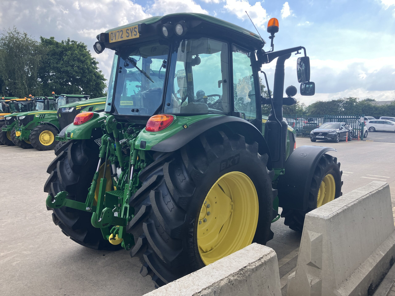 John Deere 5115M - Traktor: slika John Deere 5115M - Traktor John Deere 5115M - Traktor: slika John Deere 5115M - Traktor