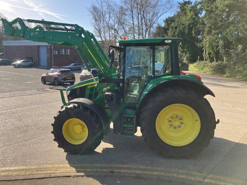 John Deere 6110M - Traktor: slika John Deere 6110M - Traktor John Deere 6110M - Traktor: slika John Deere 6110M - Traktor