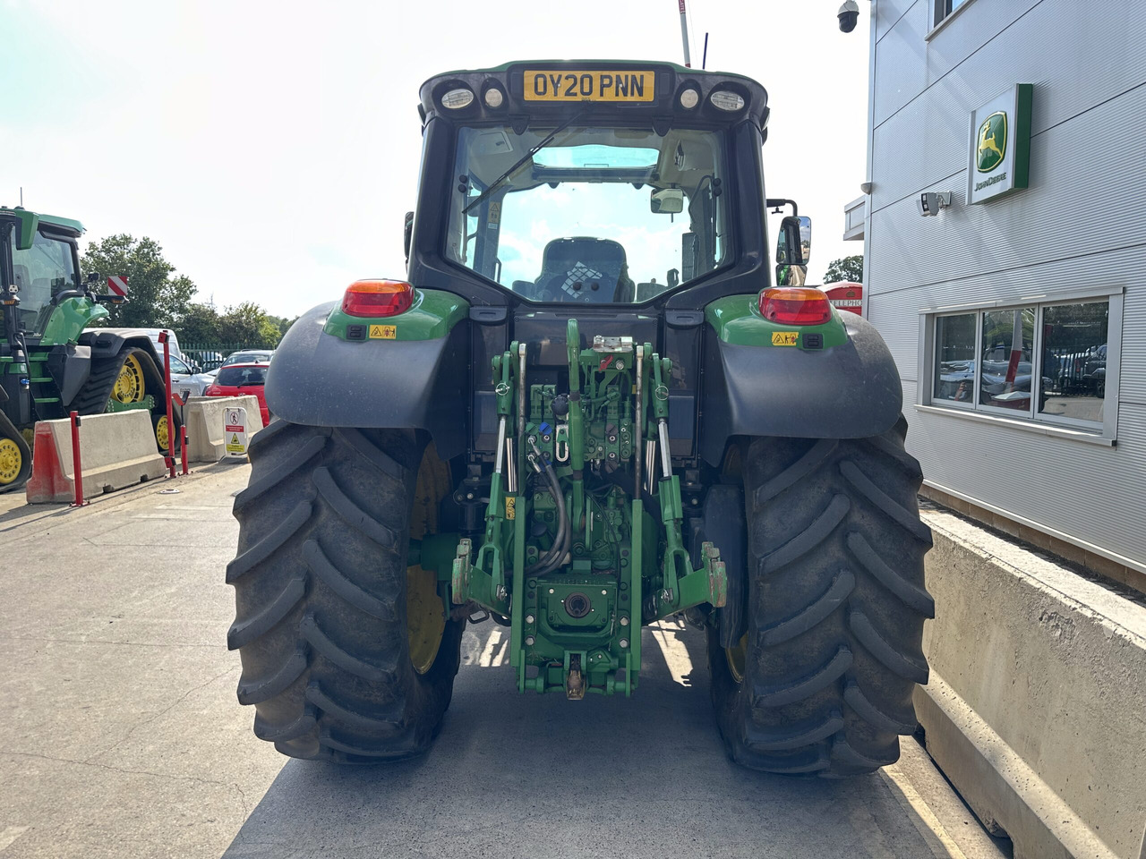 John Deere 6120M - Traktor: slika John Deere 6120M - Traktor John Deere 6120M - Traktor: slika John Deere 6120M - Traktor