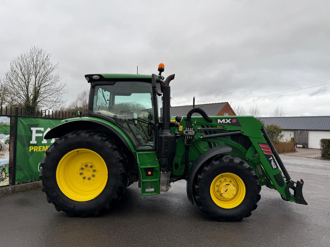 John Deere 6135R - Traktor: slika John Deere 6135R - Traktor John Deere 6135R - Traktor: slika John Deere 6135R - Traktor