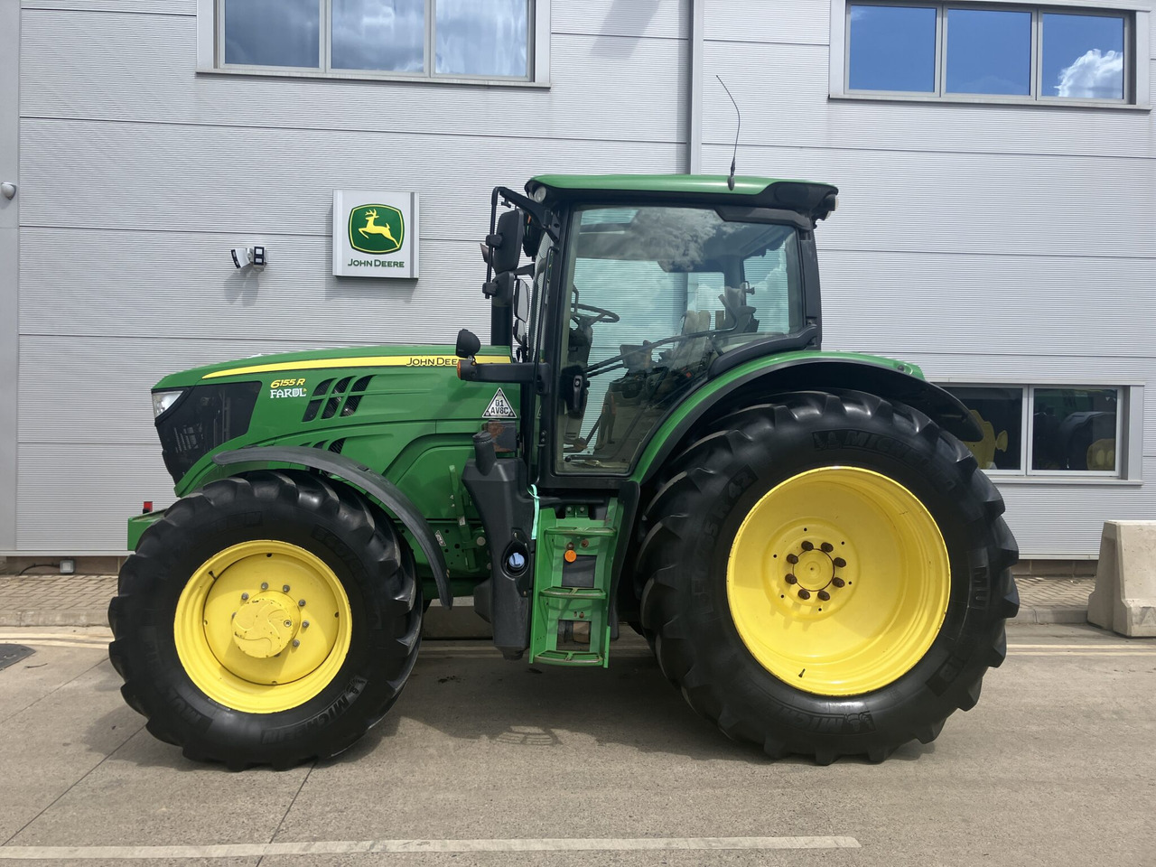 John Deere 6155R - Traktor: slika John Deere 6155R - Traktor John Deere 6155R - Traktor: slika John Deere 6155R - Traktor