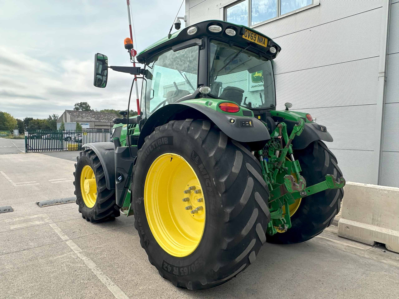 John Deere 6155R - Traktor: slika John Deere 6155R - Traktor John Deere 6155R - Traktor: slika John Deere 6155R - Traktor