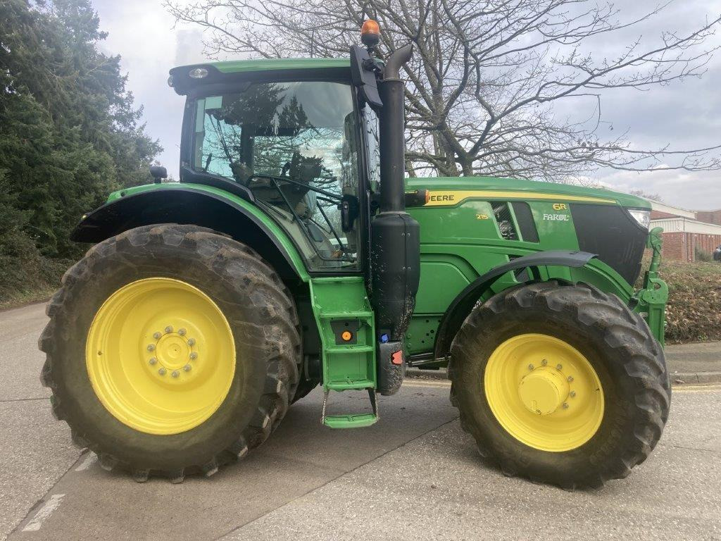 John Deere 6215R - Traktor: slika John Deere 6215R - Traktor John Deere 6215R - Traktor: slika John Deere 6215R - Traktor
