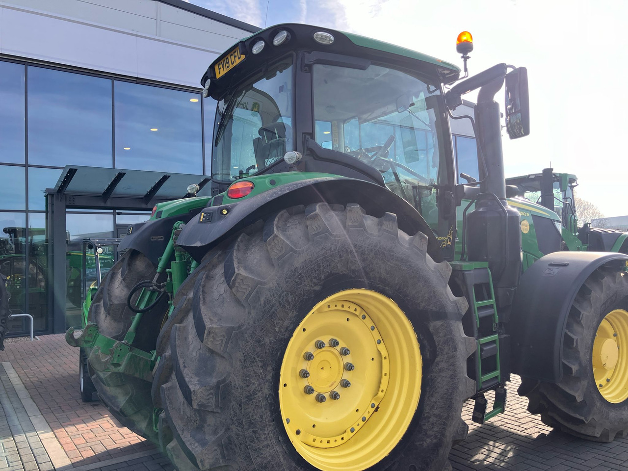 John Deere 6250R - Traktor: slika John Deere 6250R - Traktor John Deere 6250R - Traktor: slika John Deere 6250R - Traktor