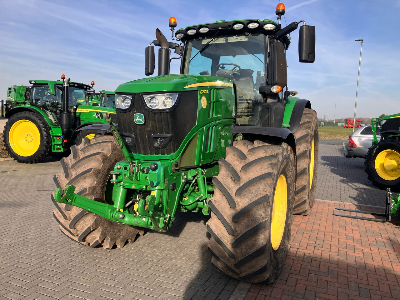 Zakup  John Deere 6250R John Deere 6250R: slika Zakup  John Deere 6250R John Deere 6250R