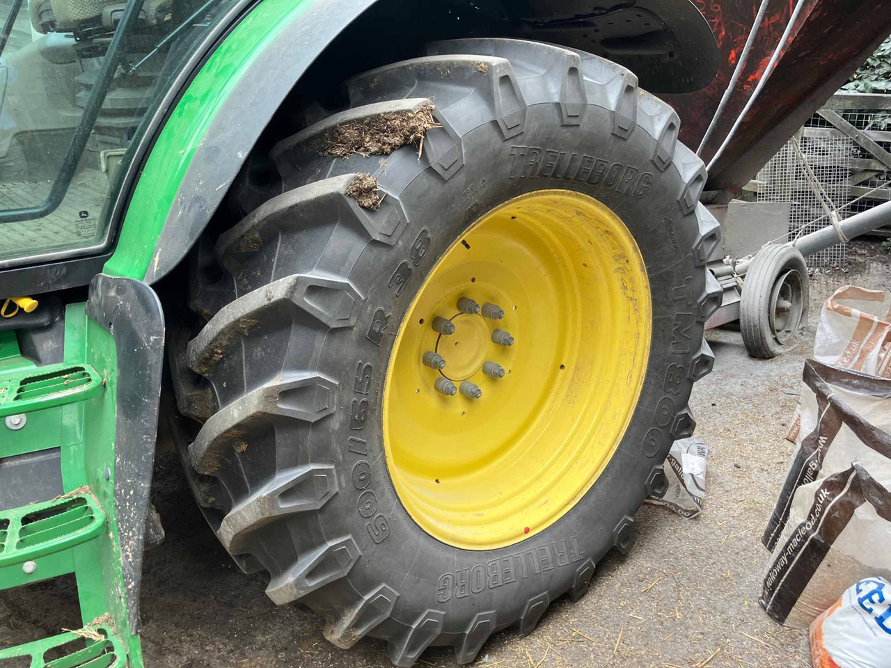 John Deere 6R 150 + 643R Loader - Traktor: slika John Deere 6R 150 + 643R Loader - Traktor John Deere 6R 150 + 643R Loader - Traktor: slika John Deere 6R 150 + 643R Loader - Traktor