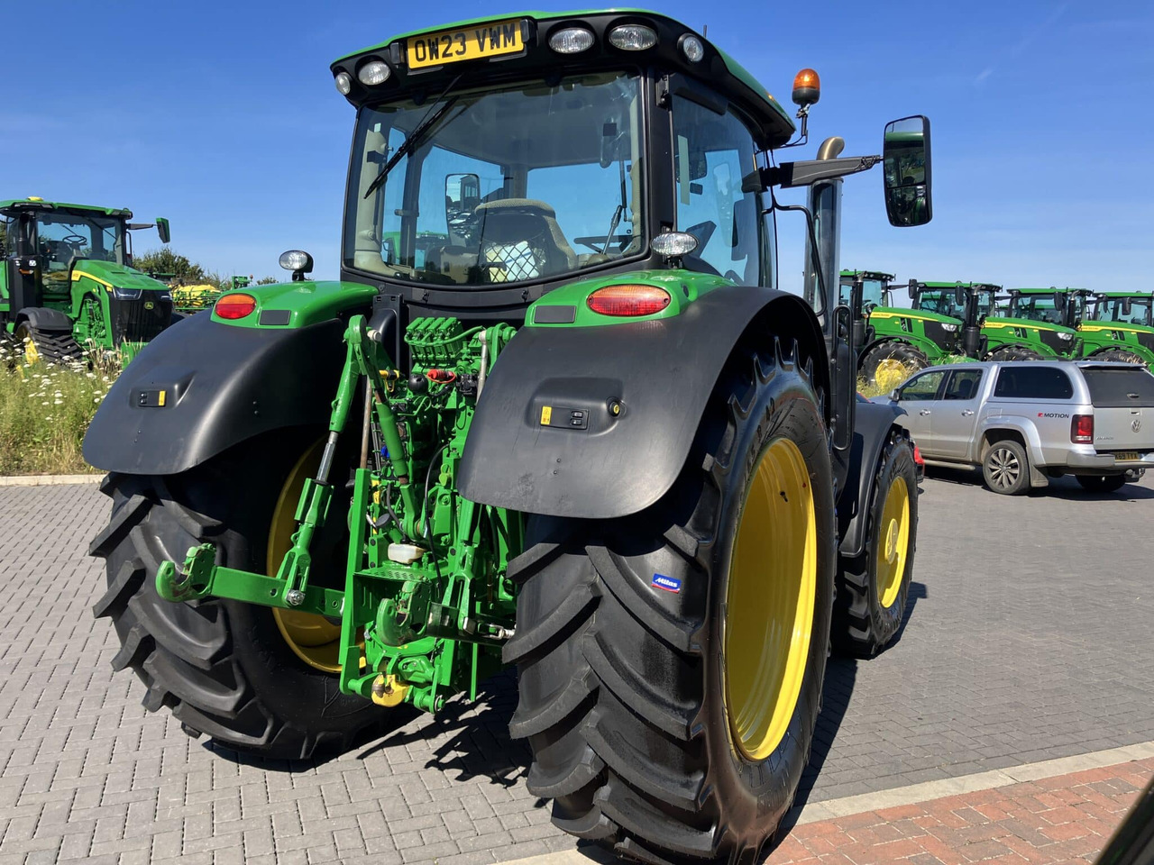 John Deere 6R 185 - Traktor: slika John Deere 6R 185 - Traktor John Deere 6R 185 - Traktor: slika John Deere 6R 185 - Traktor