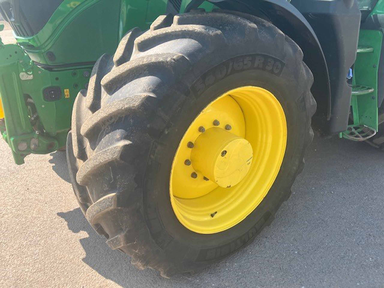 John Deere 6R 185 - Traktor: slika John Deere 6R 185 - Traktor John Deere 6R 185 - Traktor: slika John Deere 6R 185 - Traktor