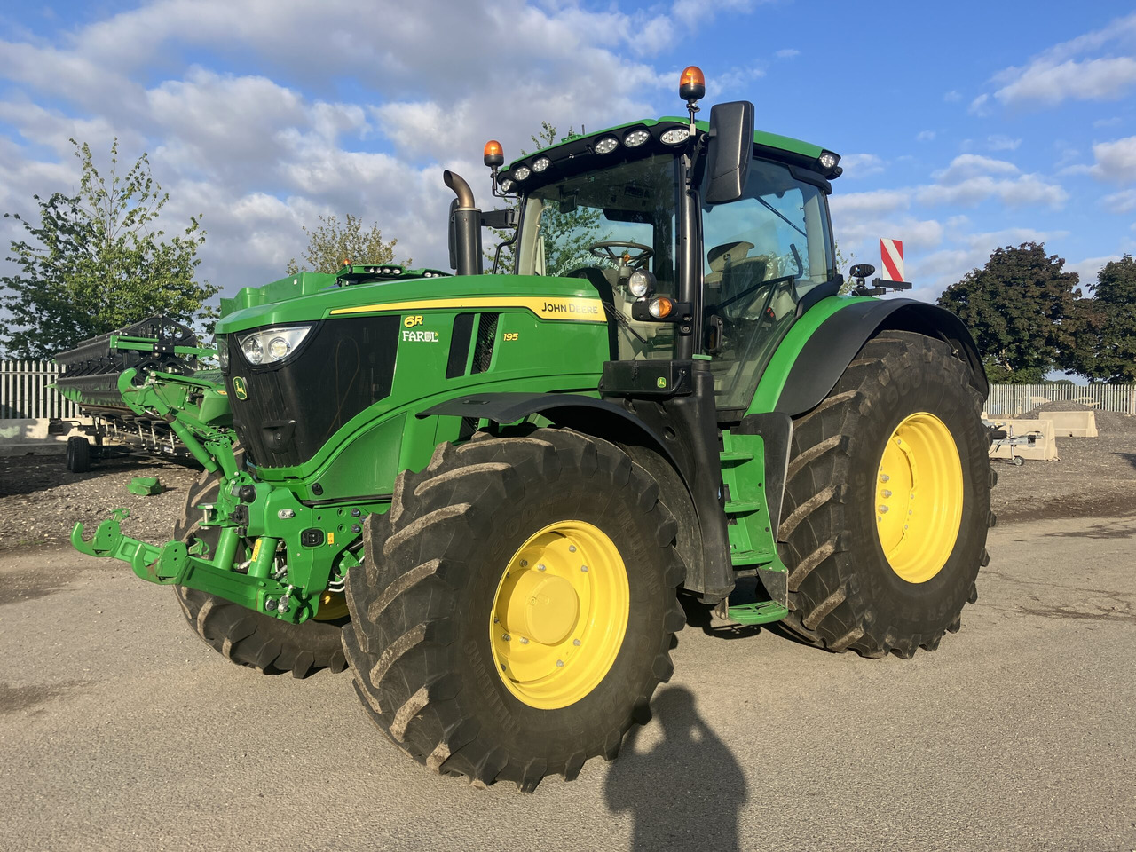 John Deere 6R 195 - Traktor: slika John Deere 6R 195 - Traktor John Deere 6R 195 - Traktor: slika John Deere 6R 195 - Traktor