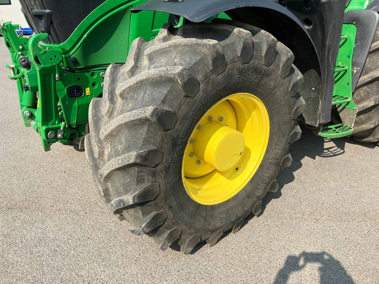 John Deere 6R 215 - Traktor: slika John Deere 6R 215 - Traktor John Deere 6R 215 - Traktor: slika John Deere 6R 215 - Traktor