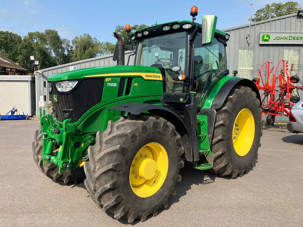 John Deere 6R 215 - Traktor: slika John Deere 6R 215 - Traktor John Deere 6R 215 - Traktor: slika John Deere 6R 215 - Traktor