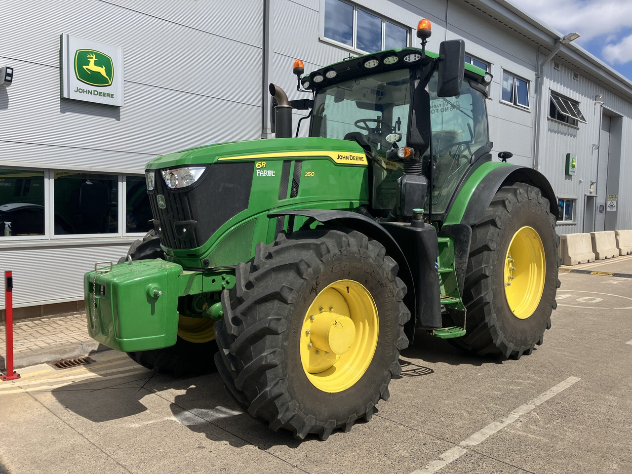 John Deere 6R 250 - Traktor: slika John Deere 6R 250 - Traktor John Deere 6R 250 - Traktor: slika John Deere 6R 250 - Traktor