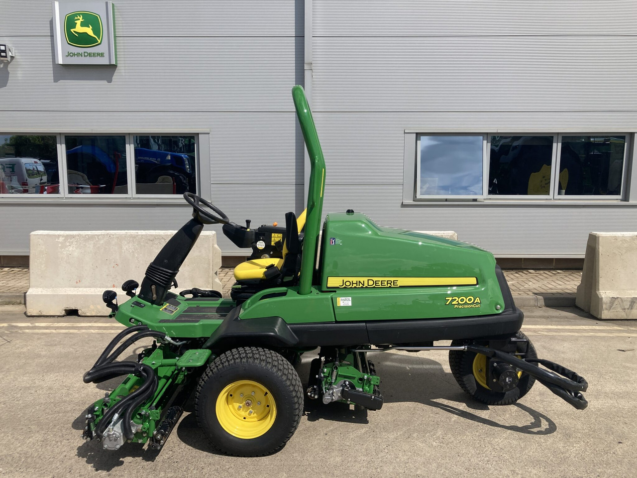 John Deere 7200A utility mower - Vrtna kosilica: slika John Deere 7200A utility mower - Vrtna kosilica John Deere 7200A utility mower - Vrtna kosilica: slika John Deere 7200A utility mower - Vrtna kosilica