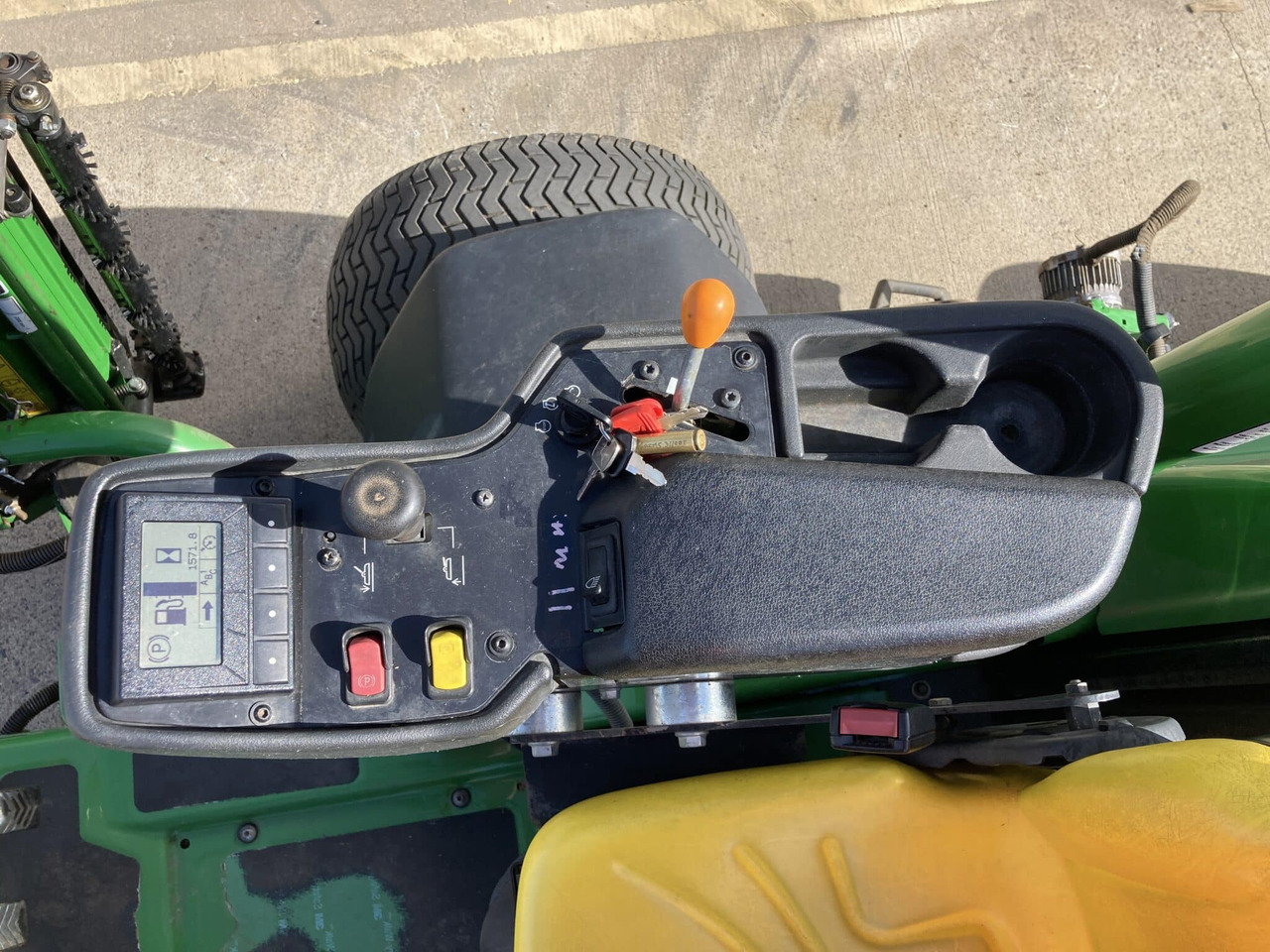 Vrtna kosilica John Deere 7500AE Fairway Mower: slika Vrtna kosilica John Deere 7500AE Fairway Mower