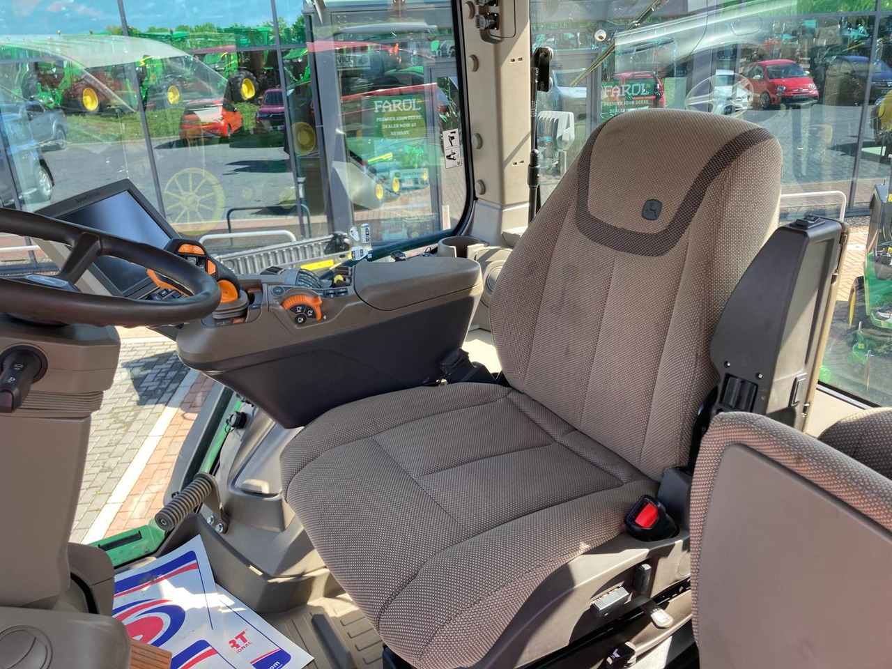 John Deere 7R 310 - Traktor: slika John Deere 7R 310 - Traktor John Deere 7R 310 - Traktor: slika John Deere 7R 310 - Traktor