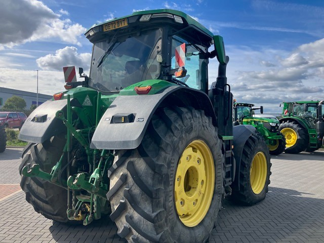 John Deere 7R 330 - Traktor: slika John Deere 7R 330 - Traktor John Deere 7R 330 - Traktor: slika John Deere 7R 330 - Traktor