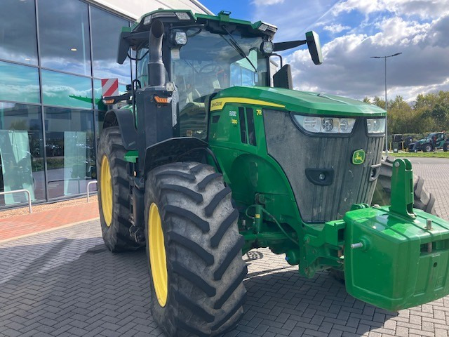 John Deere 7R 330 - Traktor: slika John Deere 7R 330 - Traktor John Deere 7R 330 - Traktor: slika John Deere 7R 330 - Traktor
