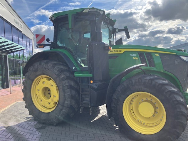 John Deere 7R 330 - Traktor: slika John Deere 7R 330 - Traktor John Deere 7R 330 - Traktor: slika John Deere 7R 330 - Traktor