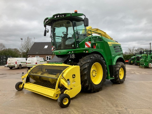 John Deere 8500i - Silažni kombajn: slika John Deere 8500i - Silažni kombajn John Deere 8500i - Silažni kombajn: slika John Deere 8500i - Silažni kombajn