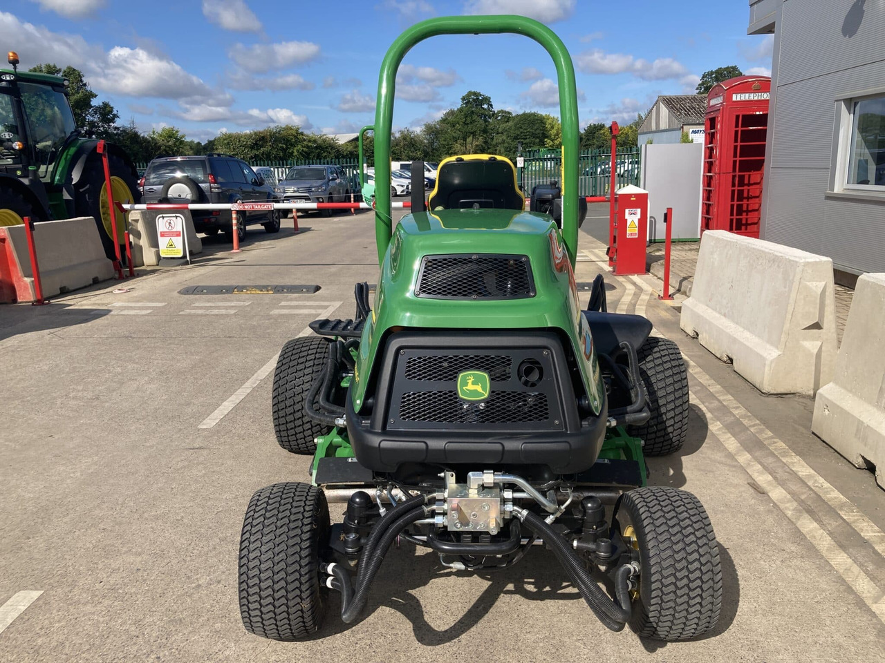 John Deere 8800A 5 pod rotary mower - Vrtna kosilica: slika John Deere 8800A 5 pod rotary mower - Vrtna kosilica John Deere 8800A 5 pod rotary mower - Vrtna kosilica: slika John Deere 8800A 5 pod rotary mower - Vrtna kosilica