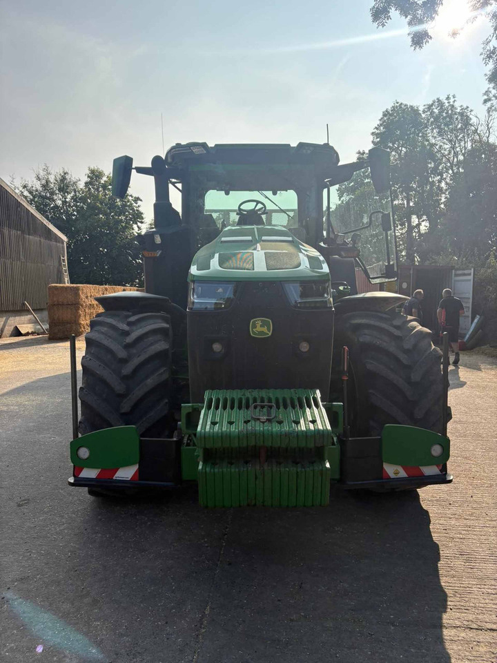 John Deere 8R 370 - Traktor: slika  John Deere 8R 370 - Traktor John Deere 8R 370 - Traktor: slika  John Deere 8R 370 - Traktor