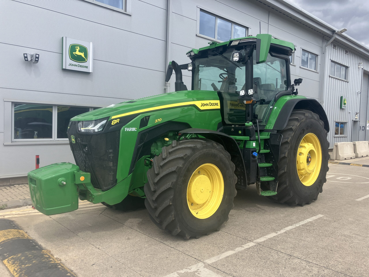 John Deere 8R 370 - Traktor: slika John Deere 8R 370 - Traktor John Deere 8R 370 - Traktor: slika John Deere 8R 370 - Traktor