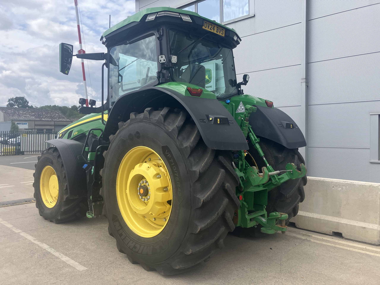 John Deere 8R 370 - Traktor: slika John Deere 8R 370 - Traktor John Deere 8R 370 - Traktor: slika John Deere 8R 370 - Traktor