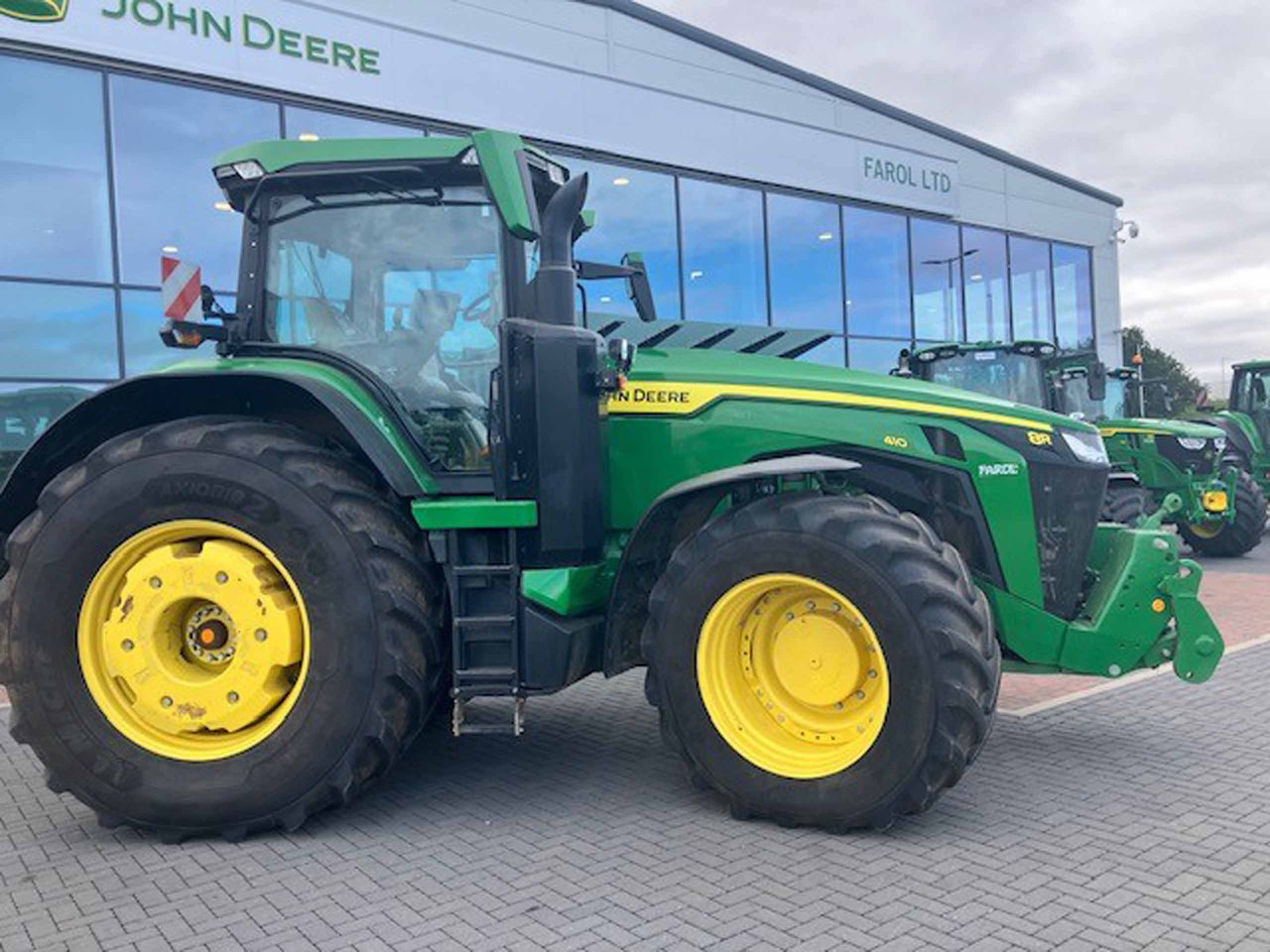 John Deere 8R 410 - Traktor: slika John Deere 8R 410 - Traktor John Deere 8R 410 - Traktor: slika John Deere 8R 410 - Traktor