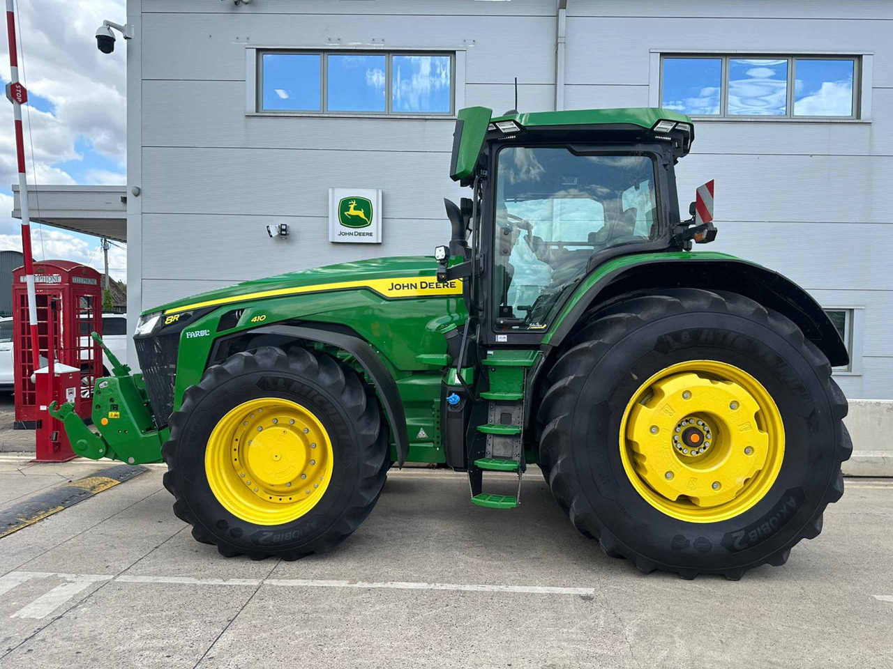 John Deere 8R 410 - Traktor: slika John Deere 8R 410 - Traktor John Deere 8R 410 - Traktor: slika John Deere 8R 410 - Traktor