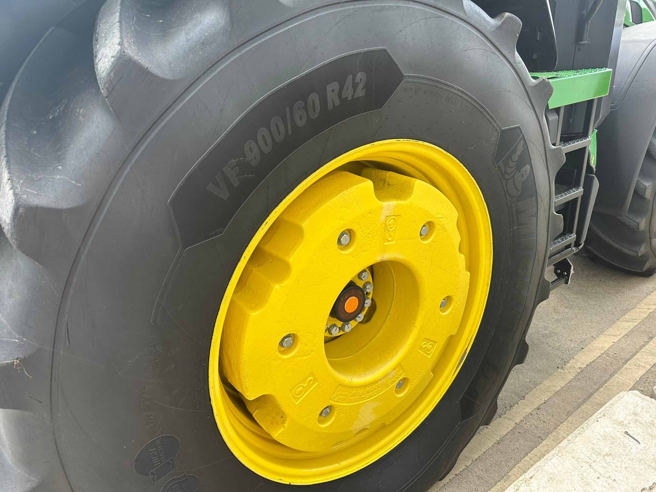 John Deere 8R 410 - Traktor: slika John Deere 8R 410 - Traktor John Deere 8R 410 - Traktor: slika John Deere 8R 410 - Traktor