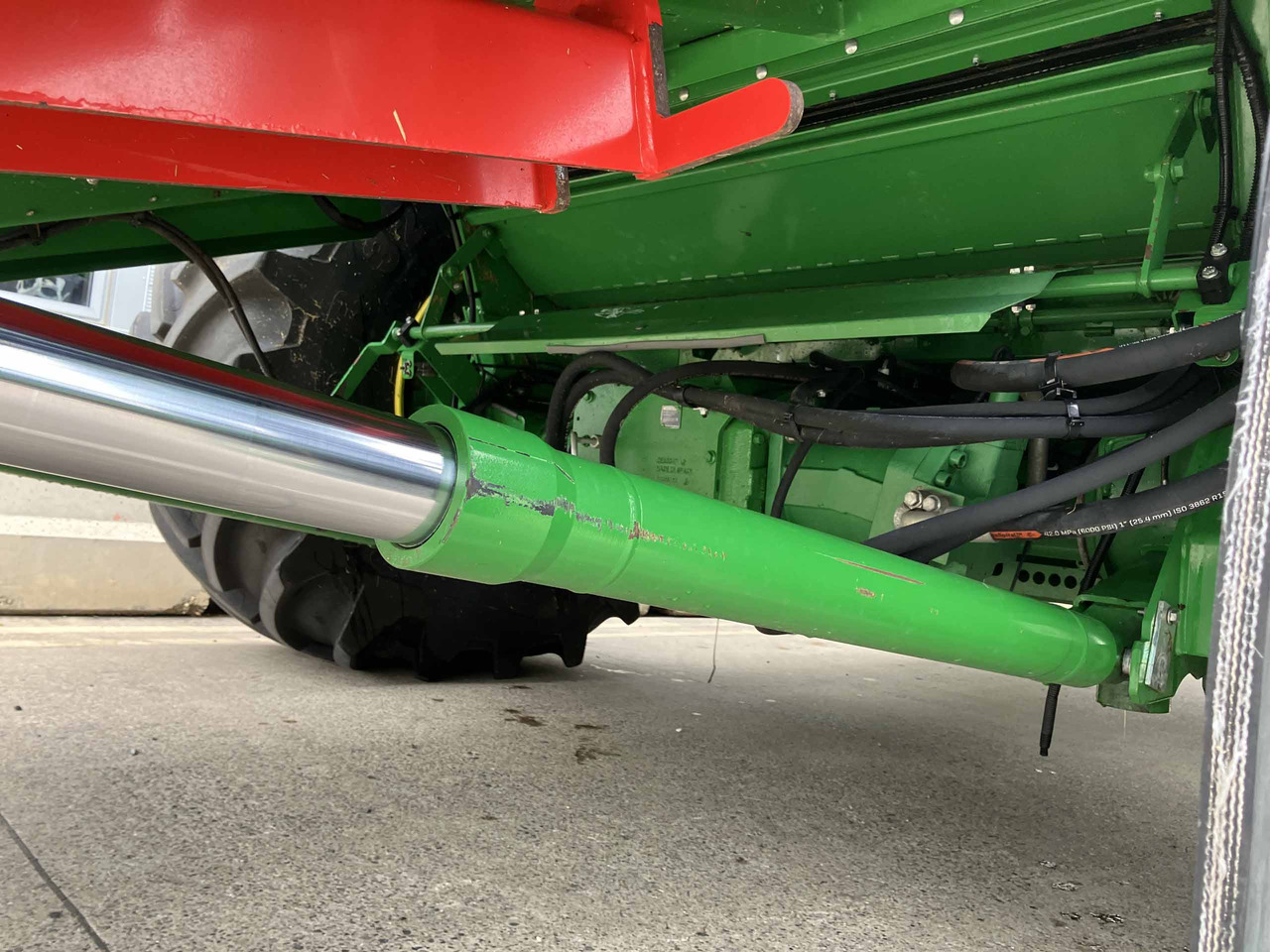 Kombajn za žetvu John Deere T670i HillMaster: slika Kombajn za žetvu John Deere T670i HillMaster