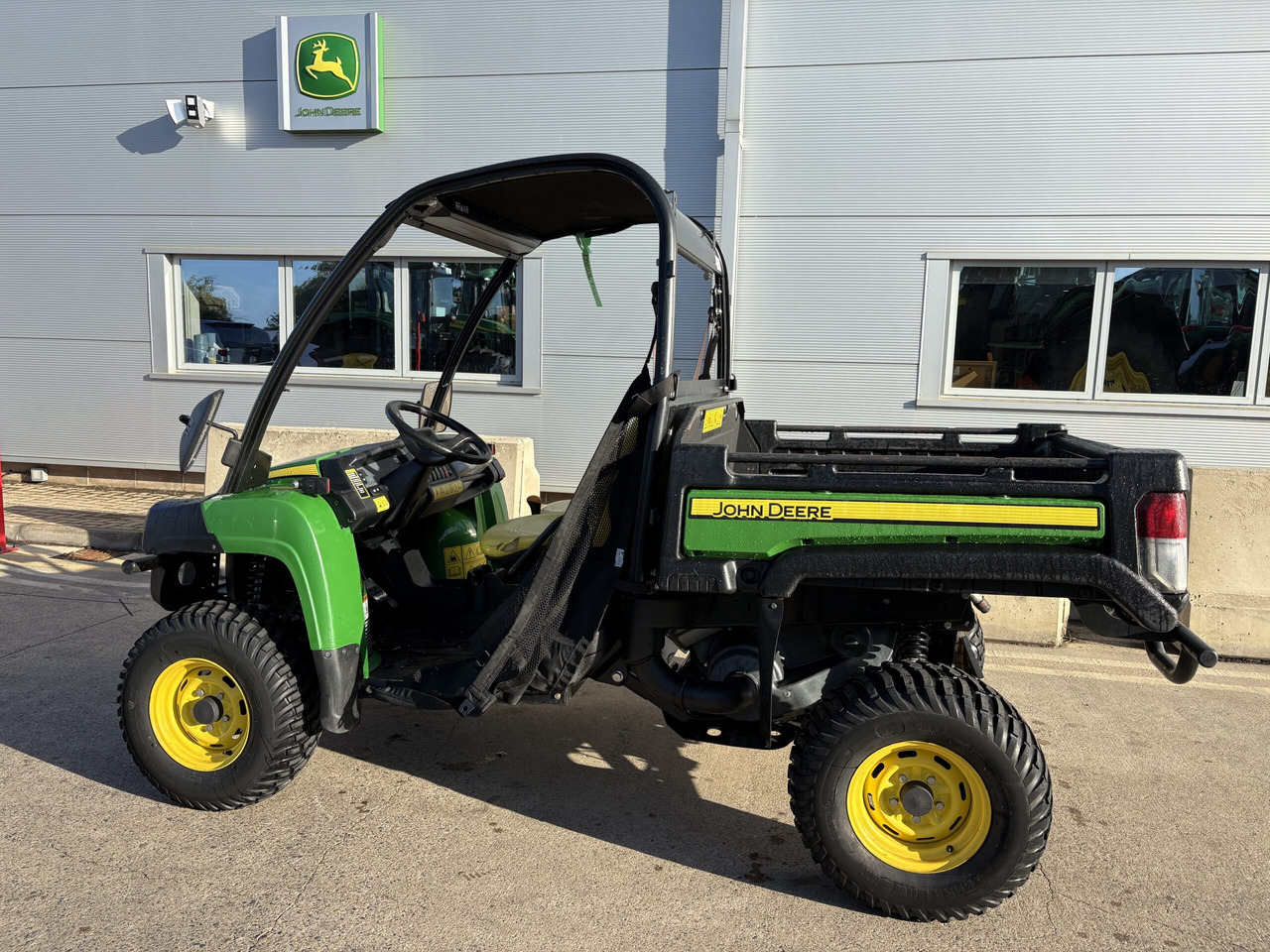 John Deere XUV855M Gator - ATV/ Quad vozilo: slika John Deere XUV855M Gator - ATV/ Quad vozilo John Deere XUV855M Gator - ATV/ Quad vozilo: slika John Deere XUV855M Gator - ATV/ Quad vozilo