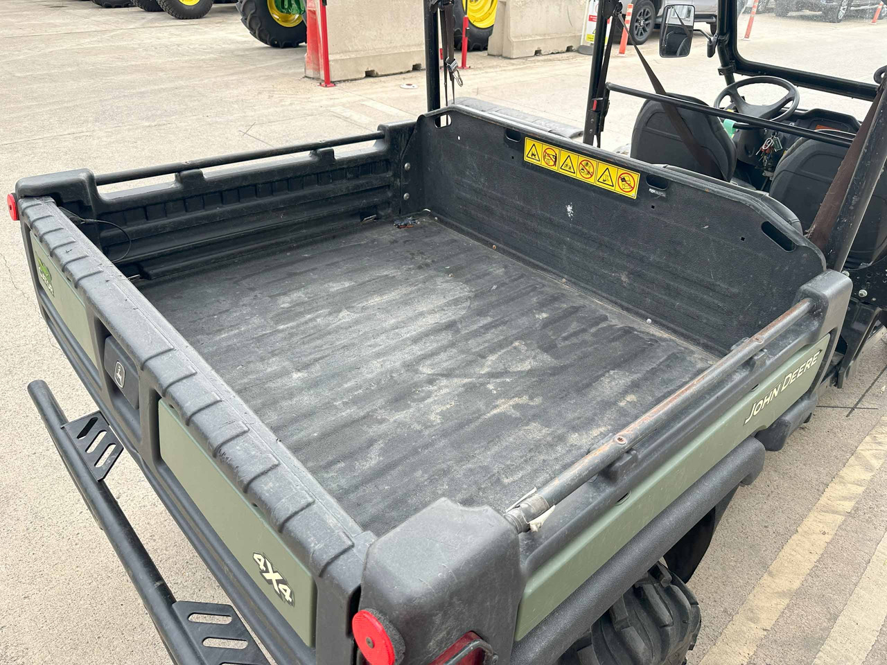 John Deere XUV855M S4 Gator - ATV/ Quad vozilo: slika John Deere XUV855M S4 Gator - ATV/ Quad vozilo John Deere XUV855M S4 Gator - ATV/ Quad vozilo: slika John Deere XUV855M S4 Gator - ATV/ Quad vozilo