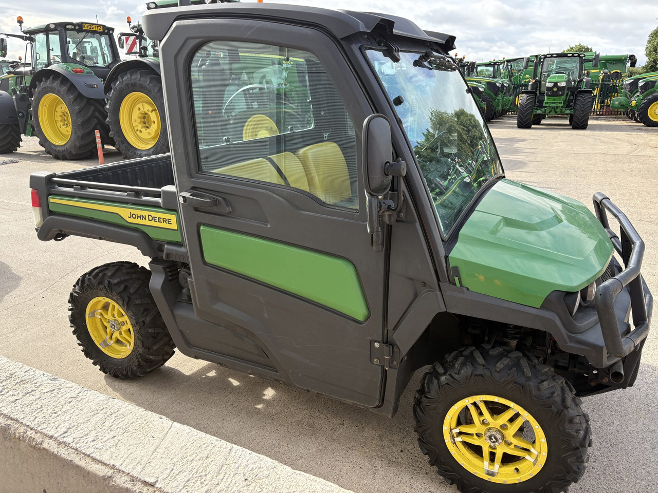 John Deere XUV865M Gator - ATV/ Quad vozilo: slika John Deere XUV865M Gator - ATV/ Quad vozilo John Deere XUV865M Gator - ATV/ Quad vozilo: slika John Deere XUV865M Gator - ATV/ Quad vozilo