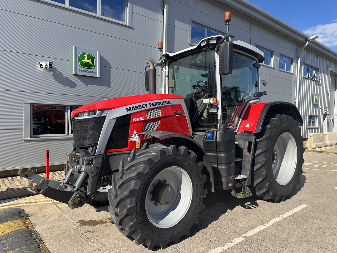 Massey Ferguson 8S.245 Dyna 6 - Traktor: slika Massey Ferguson 8S.245 Dyna 6 - Traktor Massey Ferguson 8S.245 Dyna 6 - Traktor: slika Massey Ferguson 8S.245 Dyna 6 - Traktor