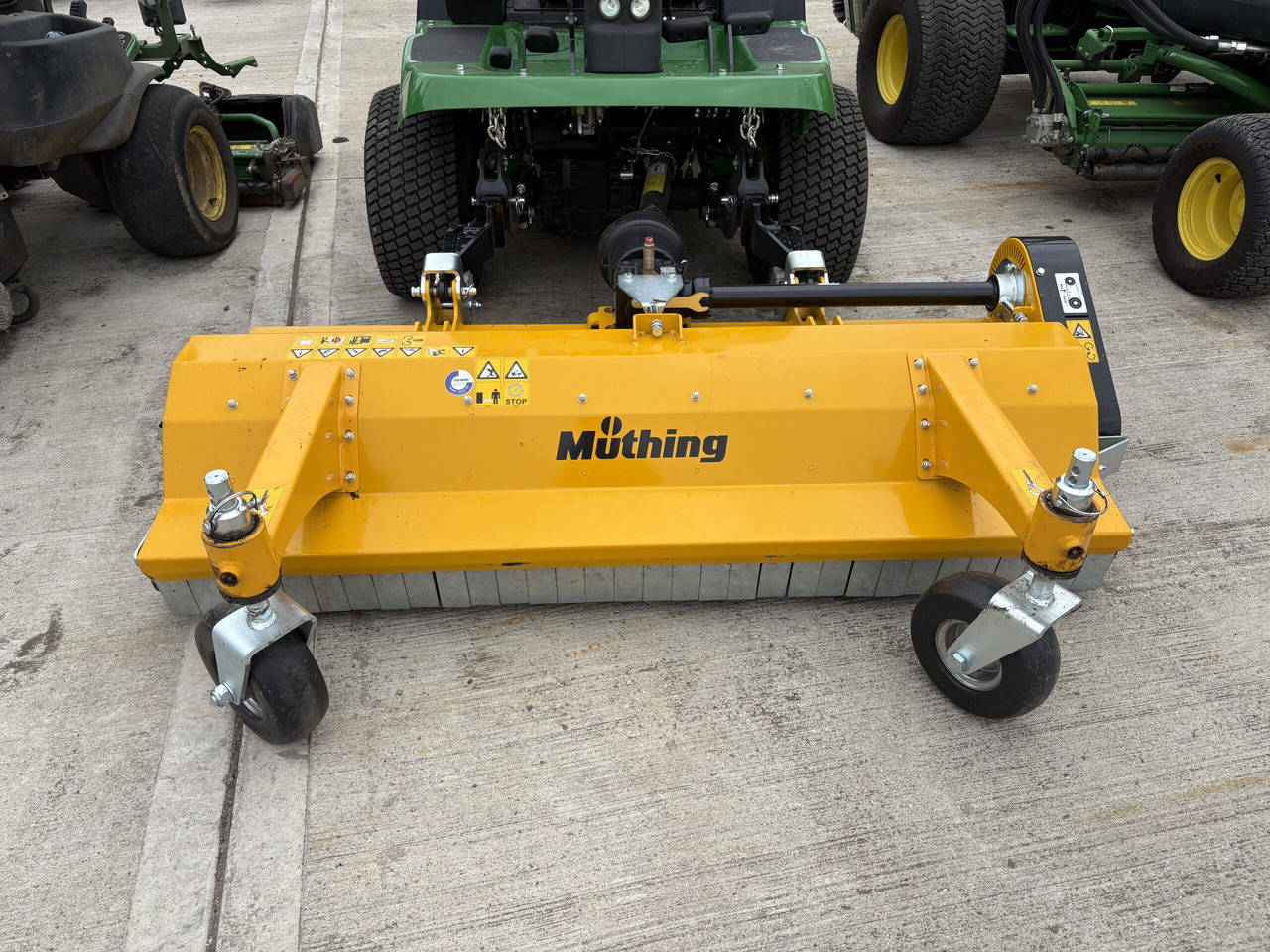Muthing MU-FM160 JD Outfront Flail Mower Demo - Malčer sa čekićima: slika Muthing MU-FM160 JD Outfront Flail Mower Demo - Malčer sa čekićima Muthing MU-FM160 JD Outfront Flail Mower Demo - Malčer sa čekićima: slika Muthing MU-FM160 JD Outfront Flail Mower Demo - Malčer sa čekićima