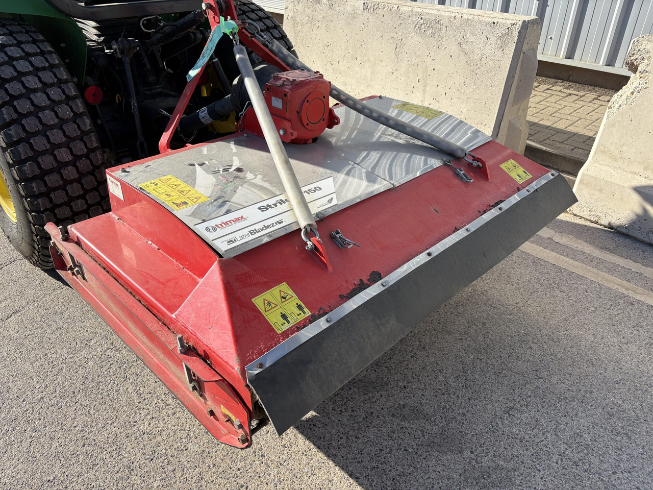 Trimax Striker 150 roller mower - Vrtna kosilica: slika Trimax Striker 150 roller mower - Vrtna kosilica Trimax Striker 150 roller mower - Vrtna kosilica: slika Trimax Striker 150 roller mower - Vrtna kosilica