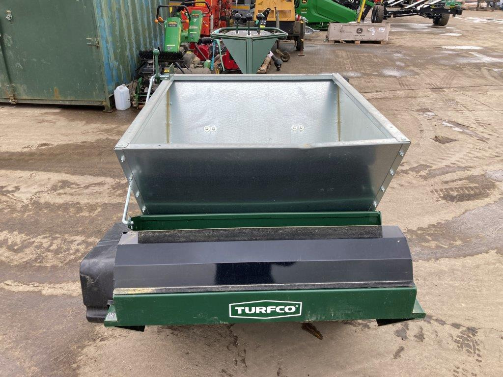 Turfco F15B Mete-R-Matic topdresser - Oprema za vrt: slika Turfco F15B Mete-R-Matic topdresser - Oprema za vrt Turfco F15B Mete-R-Matic topdresser - Oprema za vrt: slika Turfco F15B Mete-R-Matic topdresser - Oprema za vrt