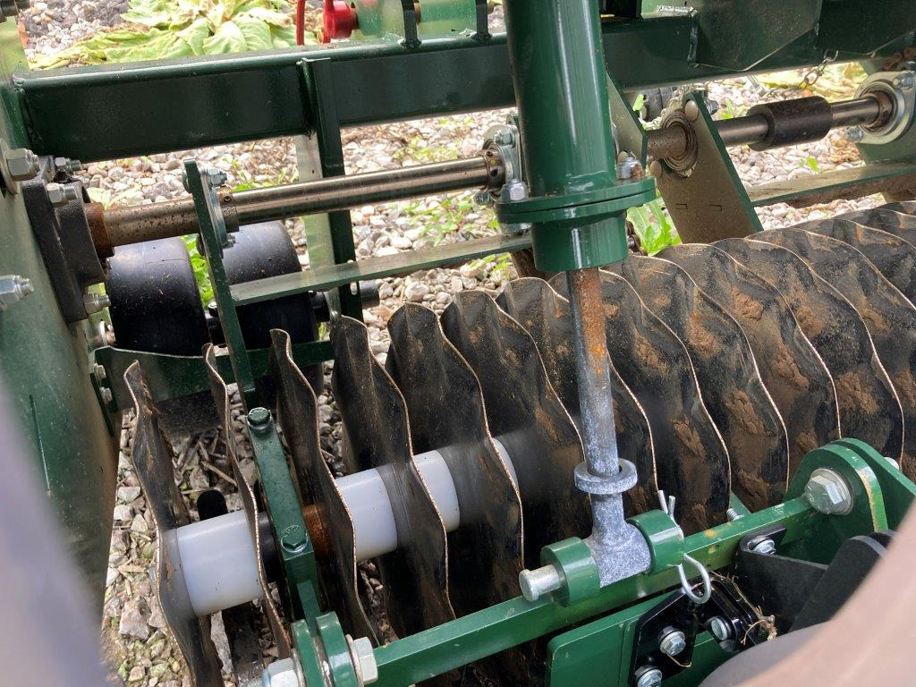 Turfco TriWave™ 60 Overseeder - Oprema za sijanje: slika Turfco TriWave™ 60 Overseeder - Oprema za sijanje Turfco TriWave™ 60 Overseeder - Oprema za sijanje: slika Turfco TriWave™ 60 Overseeder - Oprema za sijanje