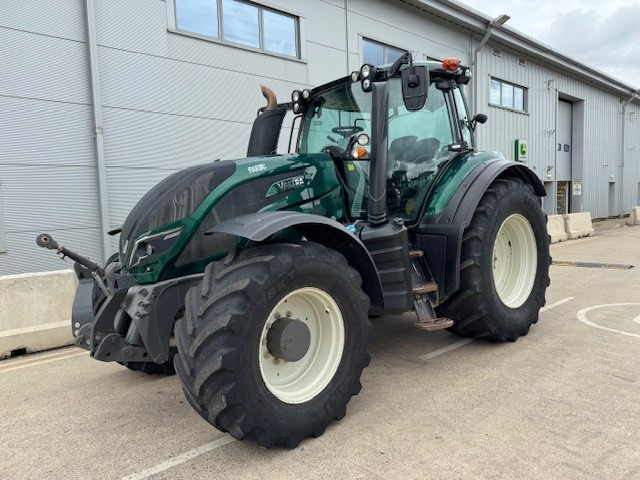 VALTRA T214 - Traktor: slika VALTRA T214 - Traktor VALTRA T214 - Traktor: slika VALTRA T214 - Traktor