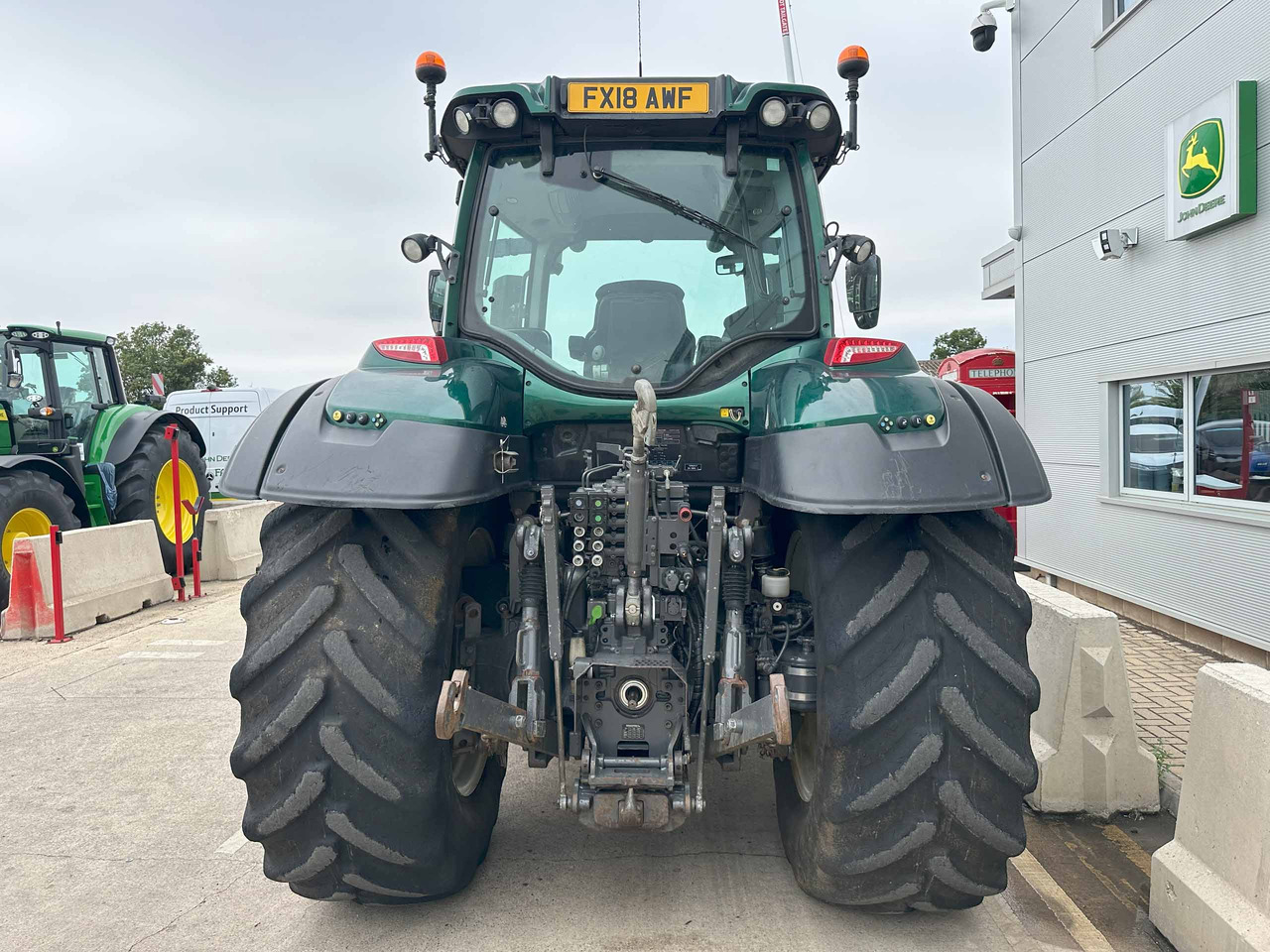 Valtra T174EV - Traktor: slika Valtra T174EV - Traktor Valtra T174EV - Traktor: slika Valtra T174EV - Traktor