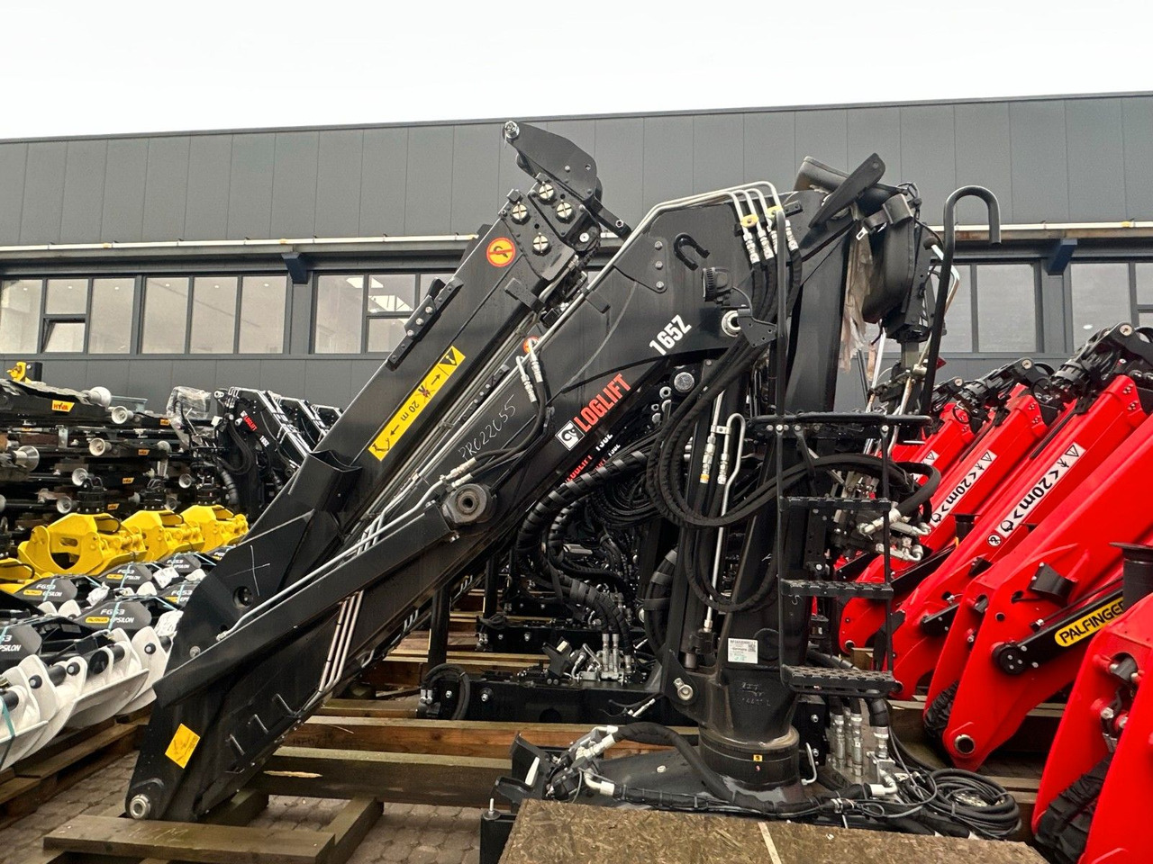 Hiab LogLift 165 Z - Kamion šumar, Kamion s kranom: slika Hiab LogLift 165 Z - Kamion šumar, Kamion s kranom Hiab LogLift 165 Z - Kamion šumar, Kamion s kranom: slika Hiab LogLift 165 Z - Kamion šumar, Kamion s kranom